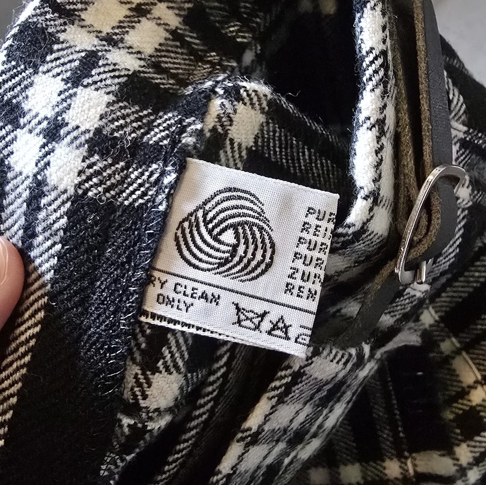Vintage Black and White Cream Tartan Kilt Kilted Skirt Wool Leather Buckles - Picture 8 of 12